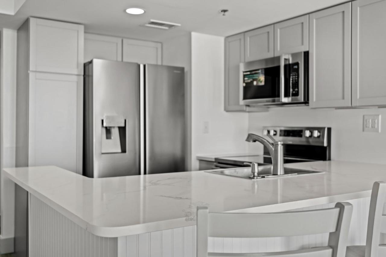 Apartment Ocean Front Views & Open Kitchen - Sunbird 603e